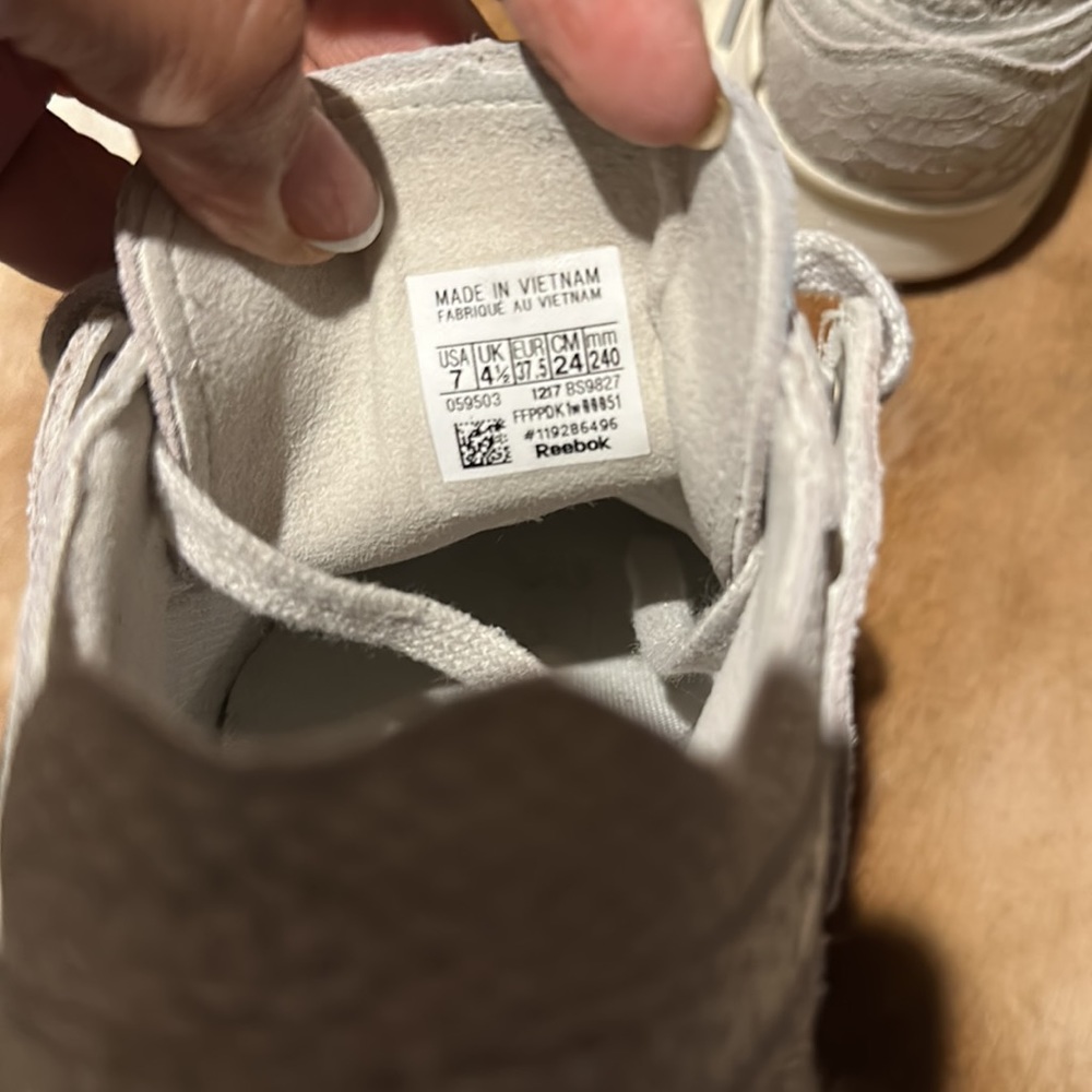 Reebok - Picture 8 of 8